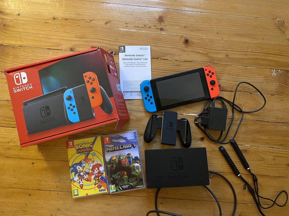 Consola NINTENDO Switch (Neon Red/Blue) HAD + 2 jocuri