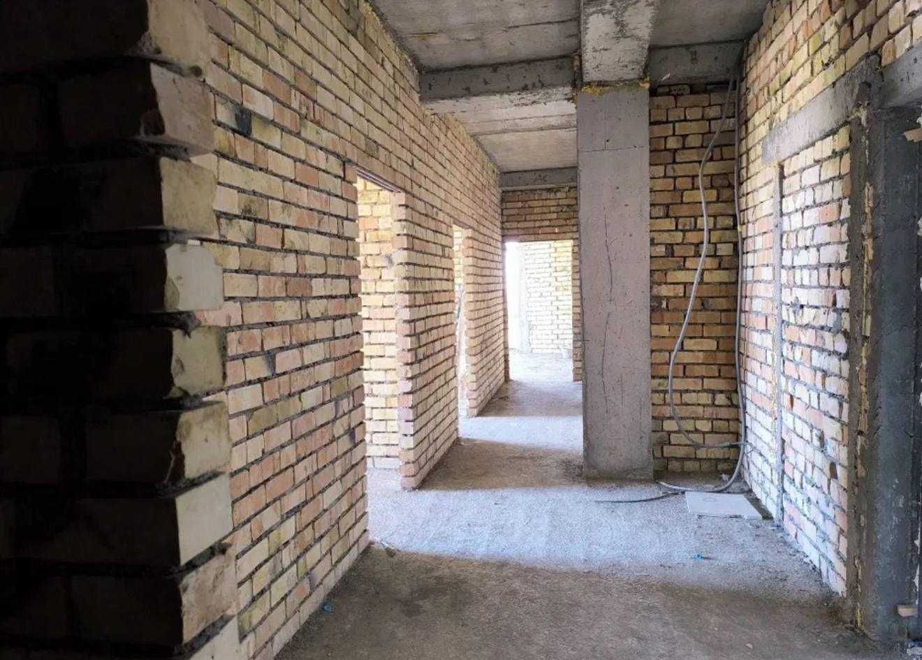 Продам 4 комн квартиру на 2 этаже. Буз-2.