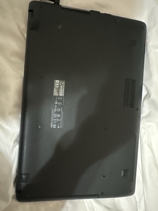 ноутбук Асус в хорошем состояни торг есть