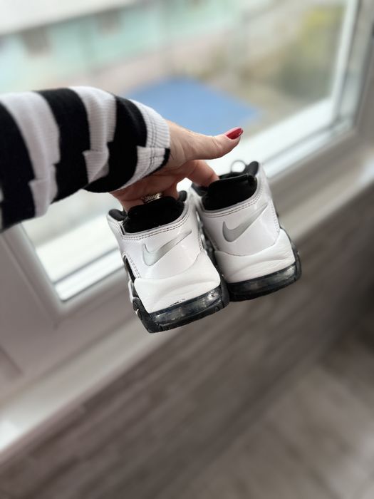 Adidasi nike air uptempo