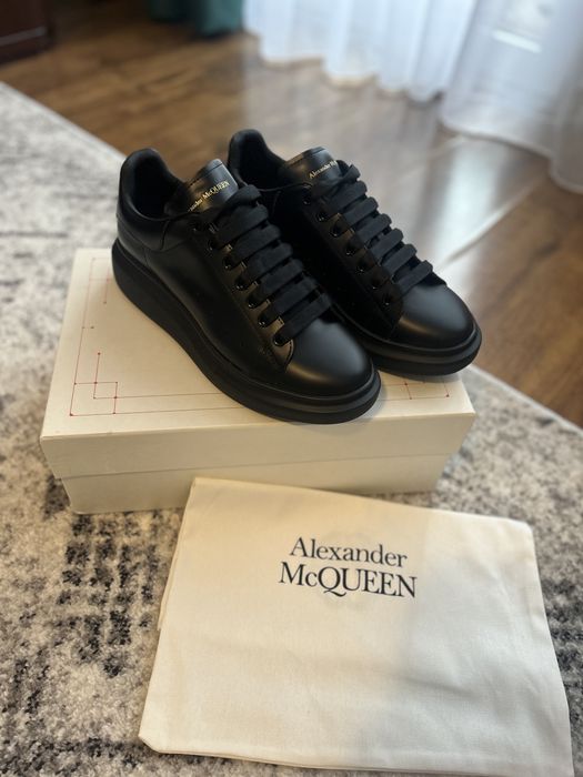 Alexander McQueen – mărimea 44 – NOI, nepurtați – full black