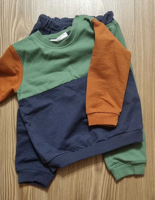 Set bluza si pantaloni bebe marime 80
