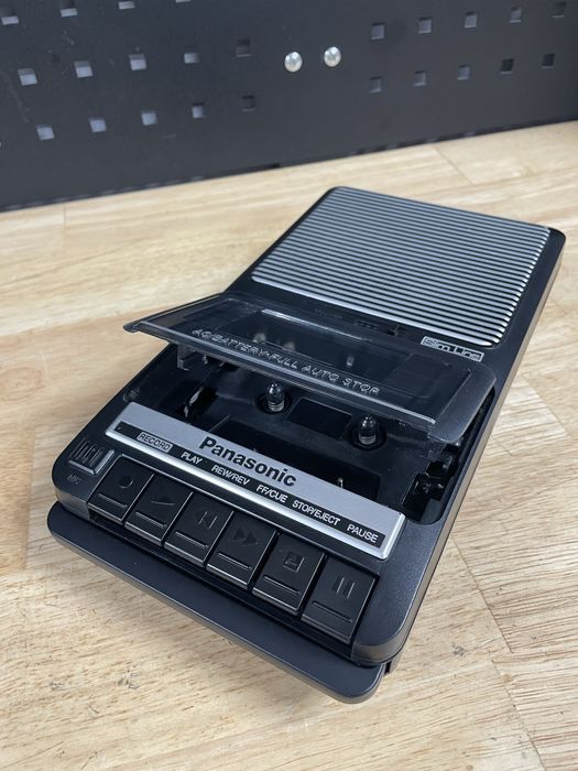 Casetofon portabil reportofon panasonic rq 2102a