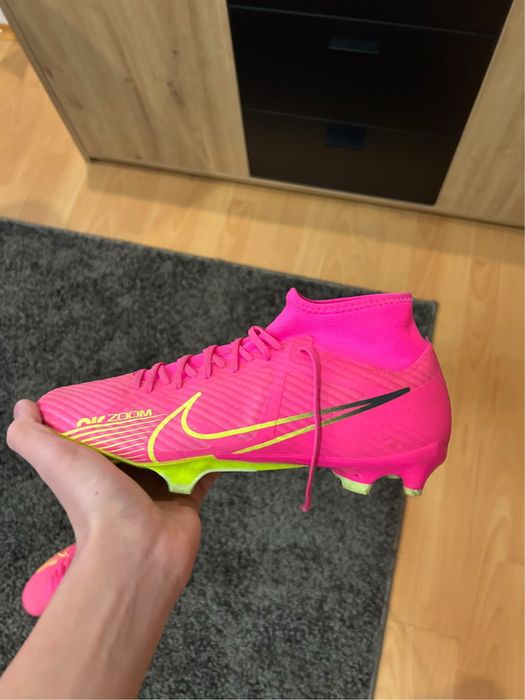 Футболни обувки