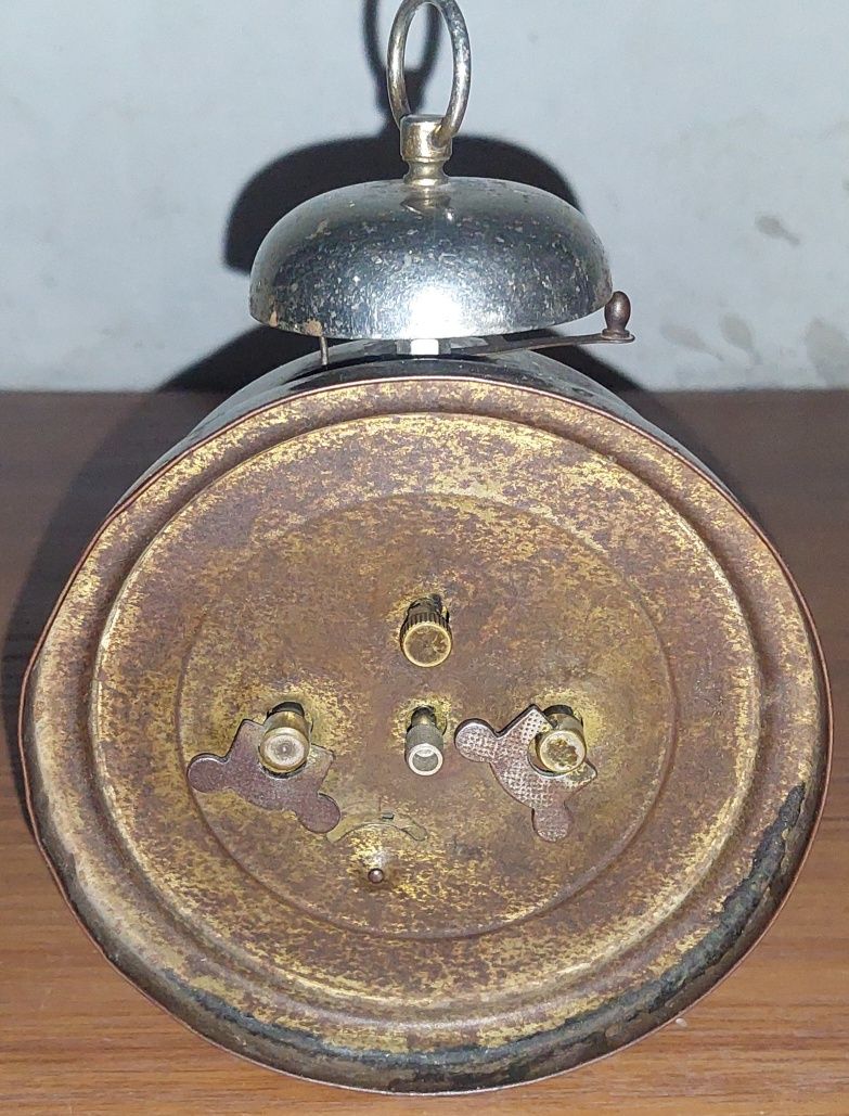 Старинен будилник Junghans