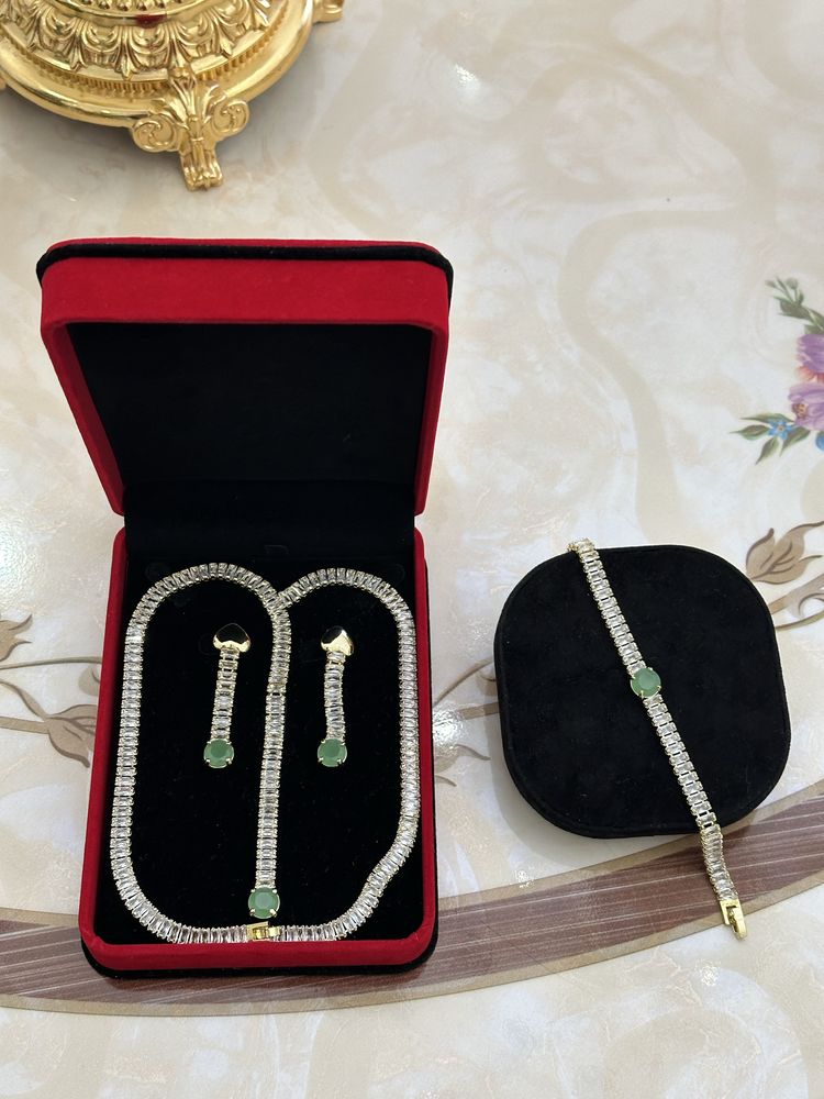 Комплект ювелирии из дубая