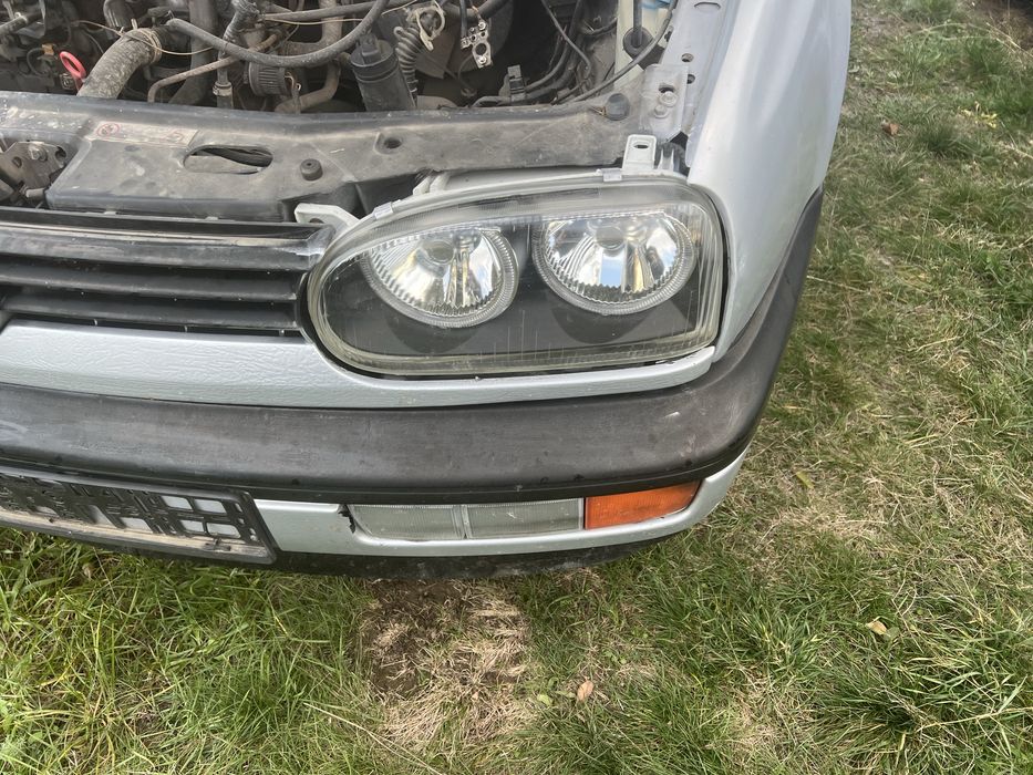 Bara fata! Capota motor, faruri vw golf 3 fab 1994