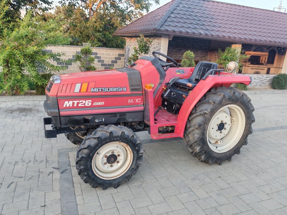 Tractoras yanmar 22 cp cu incarcator  tractoras mitubisi 32 cp