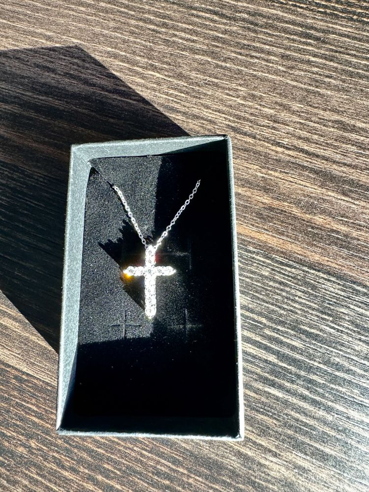 Дамско кръстче с лаборатни диаманти “Moissanite”, (мойсанит), s925