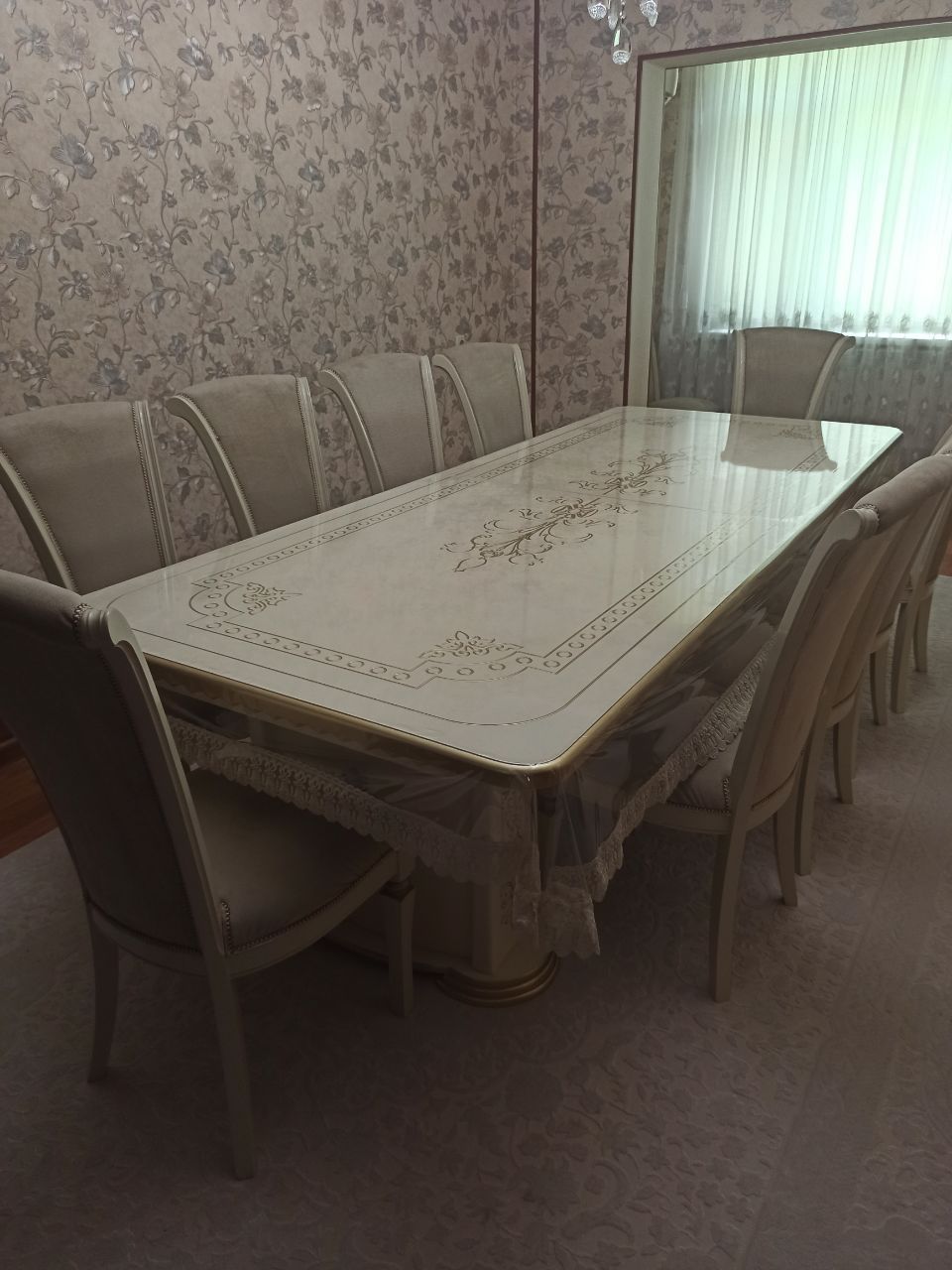 Продам стол и стулья