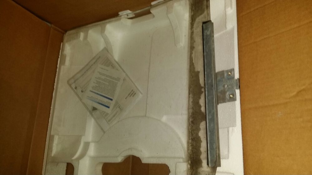 Продавам комплект странични стъкла за десни врати на Golf 2.