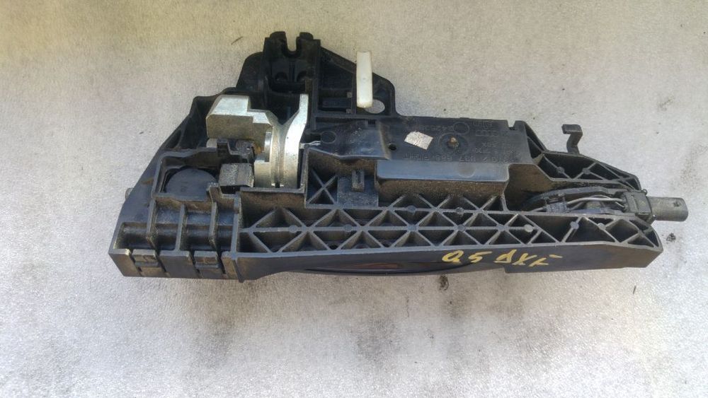 maner usa exterior dreapta fata audi q5 8t02837886a