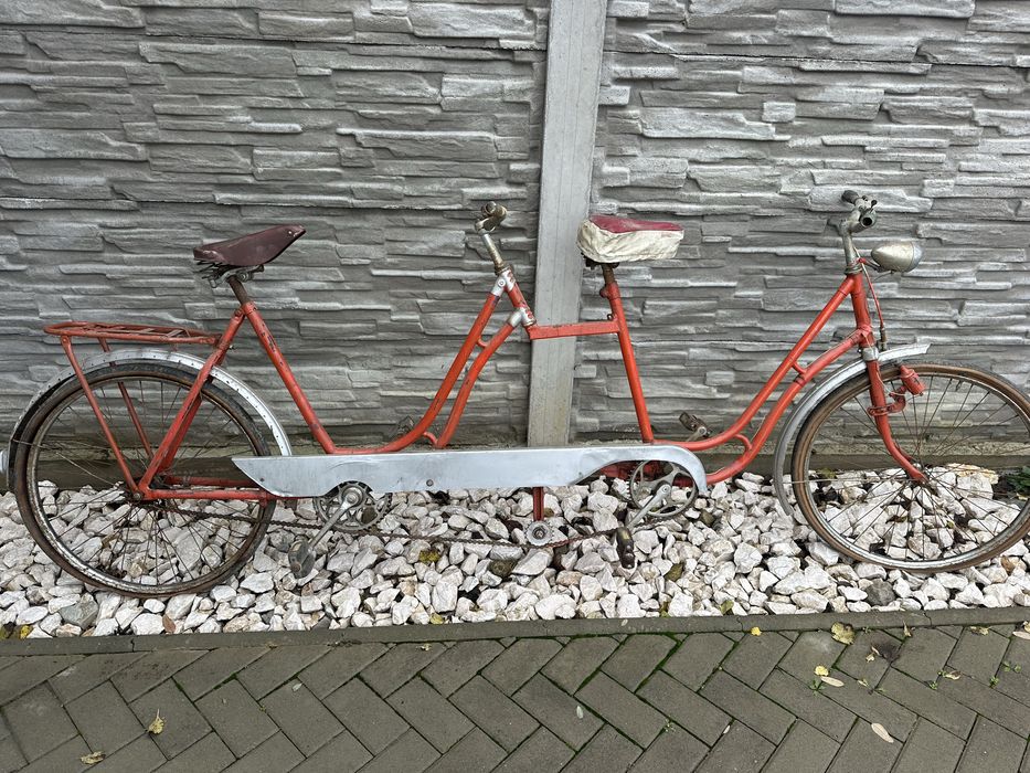 Bicicleta Tandem (model foarte vechi)