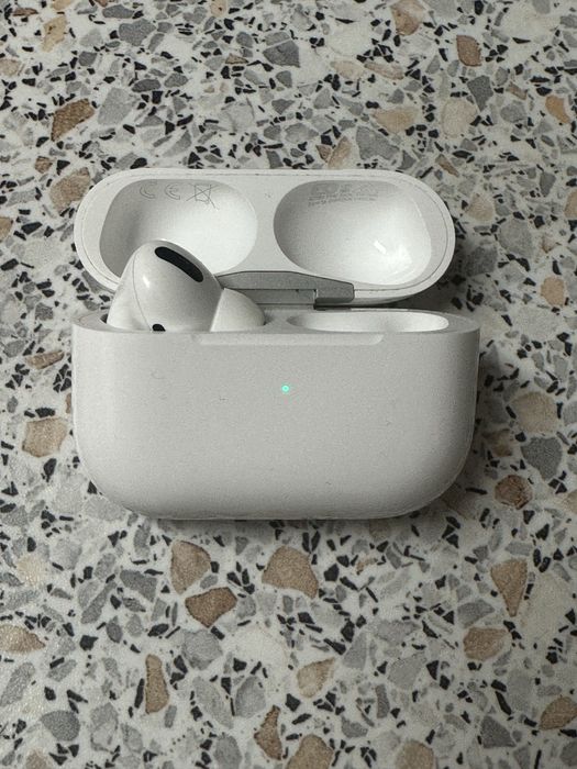 Apple AirPods Pro gen 1, casca stanga+carcasa, lipsa casca dreapta