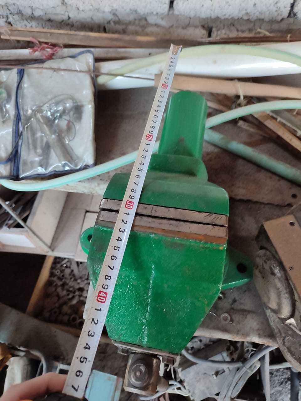 продаются тиски  большие
