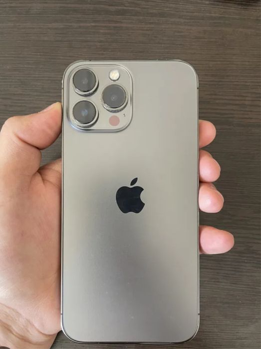 iPhone 13 pro 256 акум 84 3x не работае