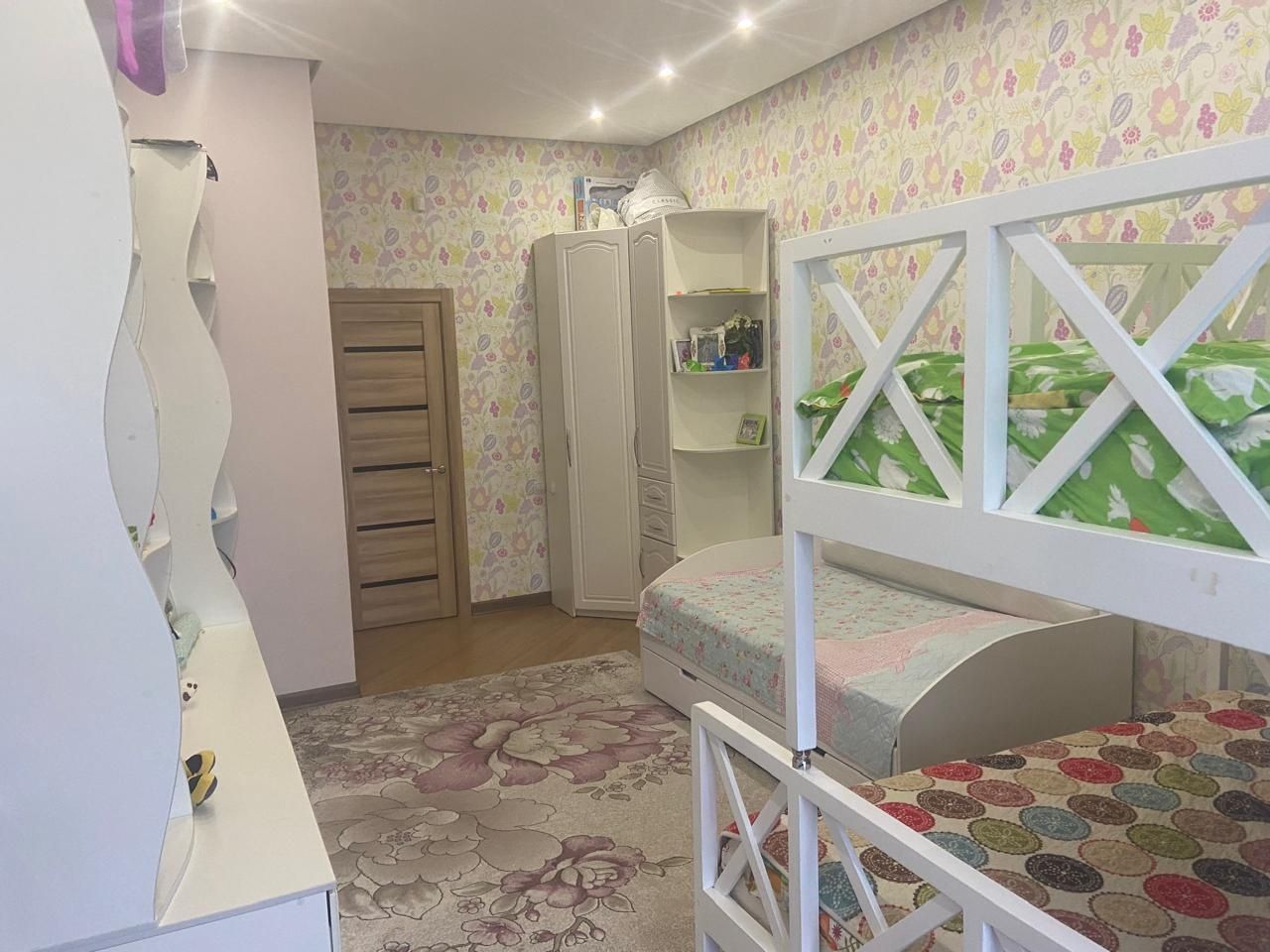 3-комн. (155 м²), Центр - Облсуд, 4 этаж