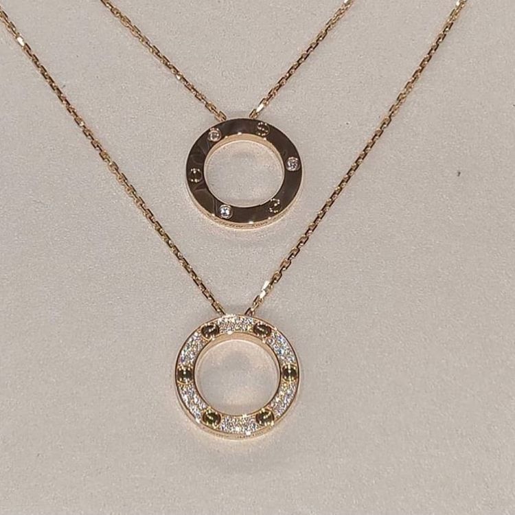 Позлатени колиета Cartier