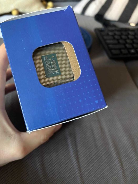 Procesor si cooler Intel i3 10100F Comet Lake. Pret Fix!