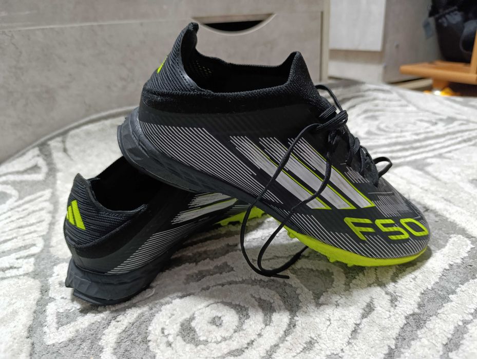 Бутцы для футбола сороконожки