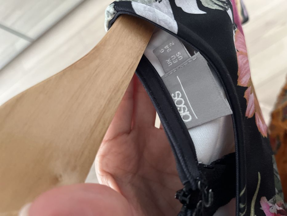 Rochie cambrata Asos