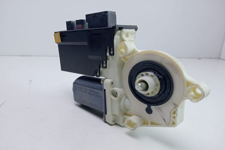 Motoras Macara  stânga fata   991712203 Lancia Phedra a 2-a generati