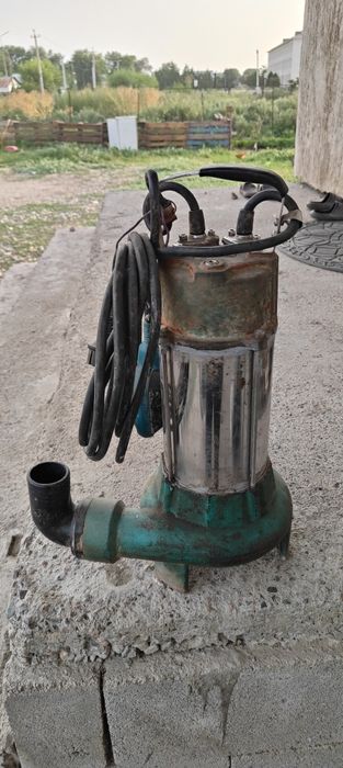 Погружной насос для масляных и септиков