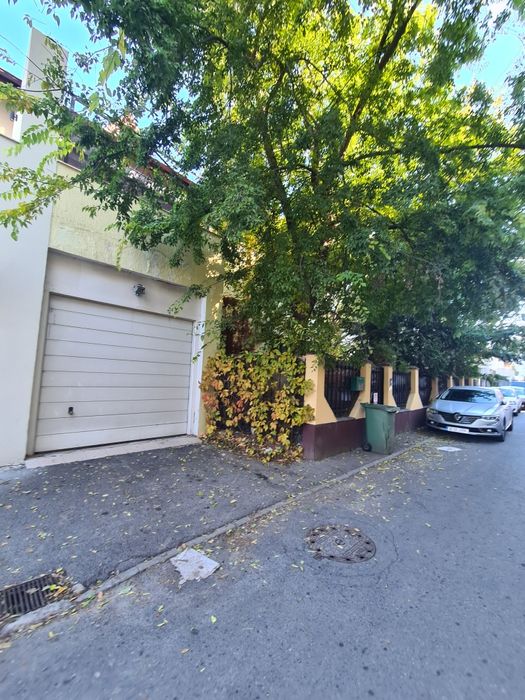 Inchiriere vila lux Aron Cotrus