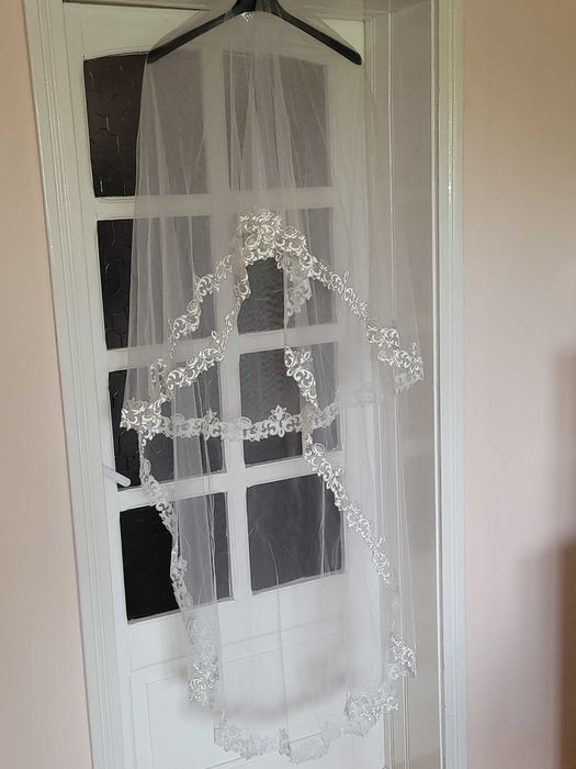 Vand rochita de mireasa