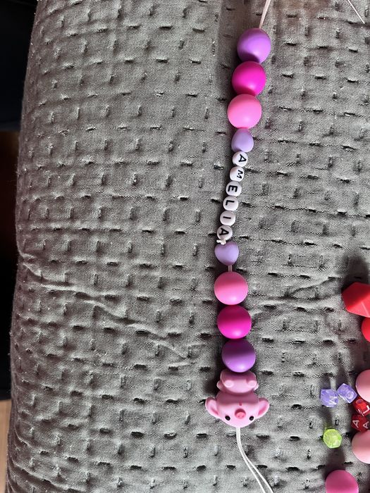 Lantisoare pentru suzeta bebelusului