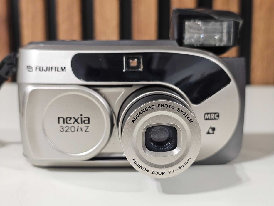 Aparat foto pe film Fujifilm Nexia 320 ixZ