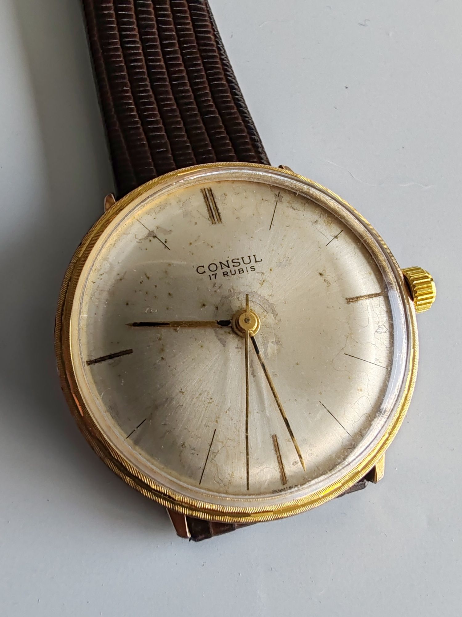 Ceas Consul Int Manuala 35 mm Funcționează excelent!