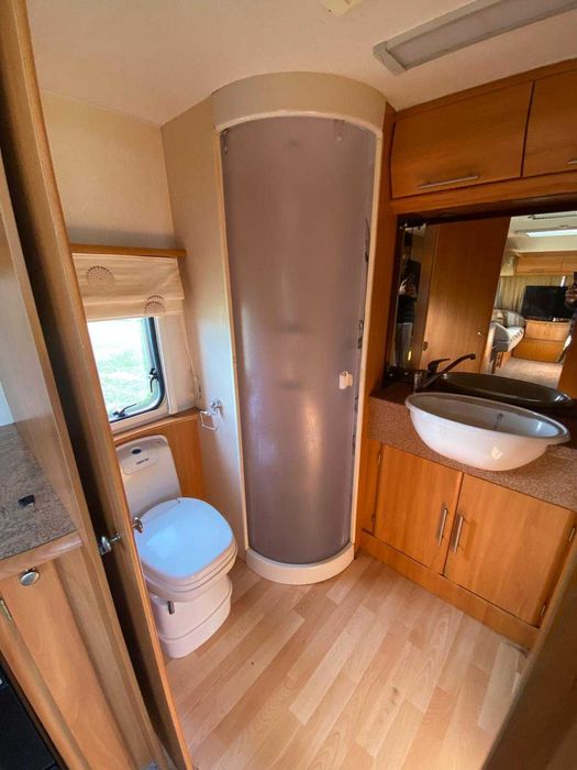 Rulota Explorer Mobilata si Utilata Pentru 6 Persoane