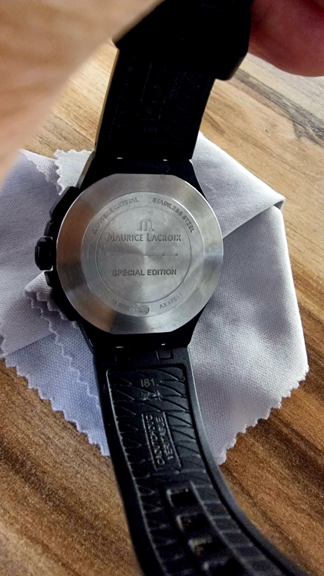 Швейцарские часы  Maurice Lacroix Aikon  Black