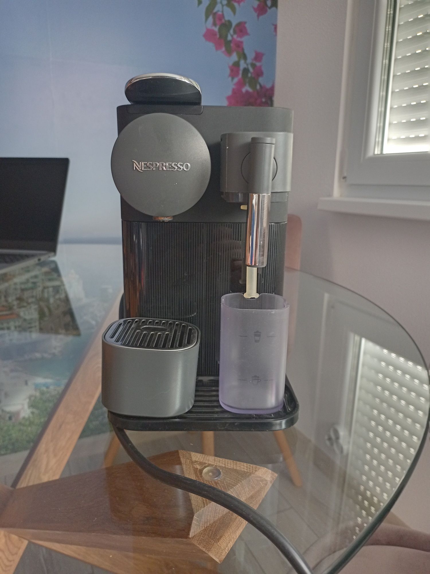 Кафемашина NESPRESSO