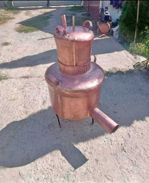 Vand Cazan de tuica din cupru (arama) de diferite modele si dimensiuni