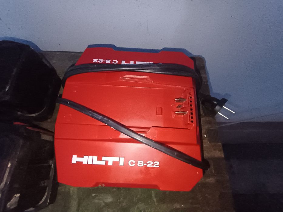Set 2 baterii hilti 12 amperi nuron + încărcător rapid c8