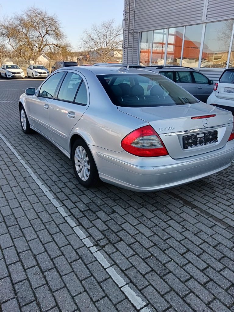 Mercedes E class w211