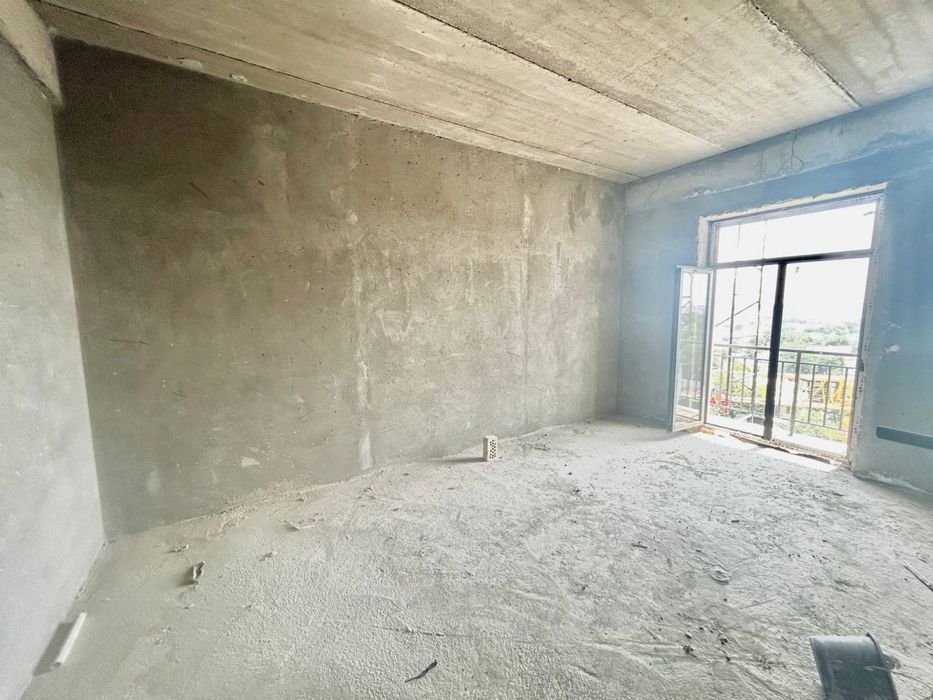 Продаётся 2 комн. квартира