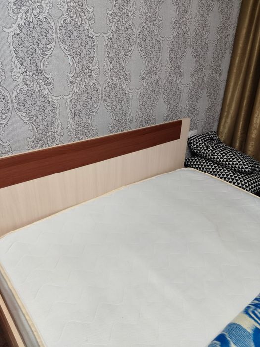 Продам двуспальную кровать