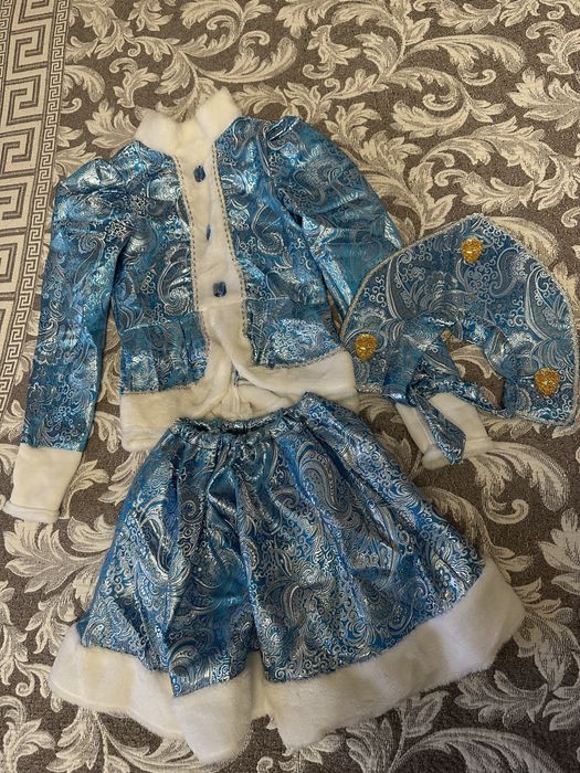 Продам костюм снегурочки