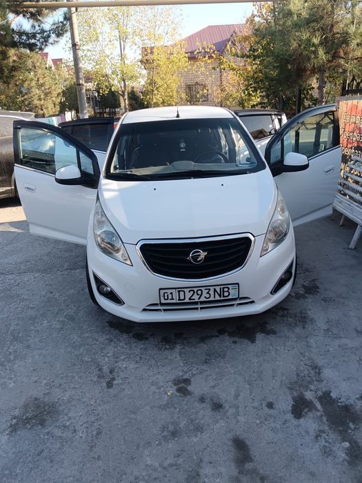 Chevrolet Spark 2015.