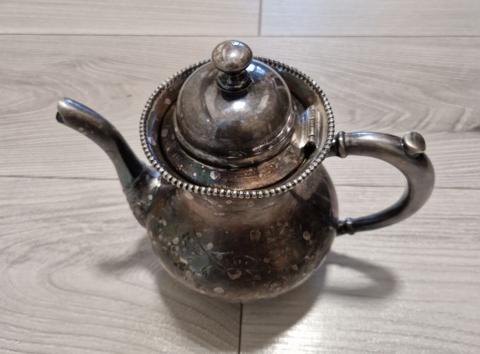 Ceainic placat cu argint, greutate 530 grame