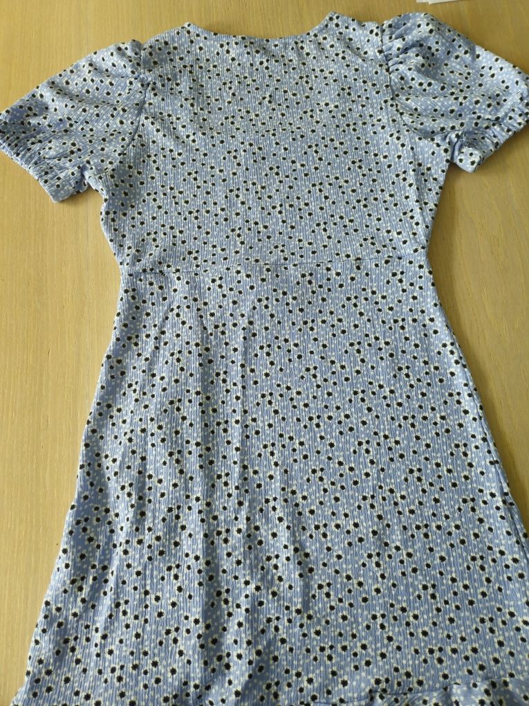 Rochie cu volane