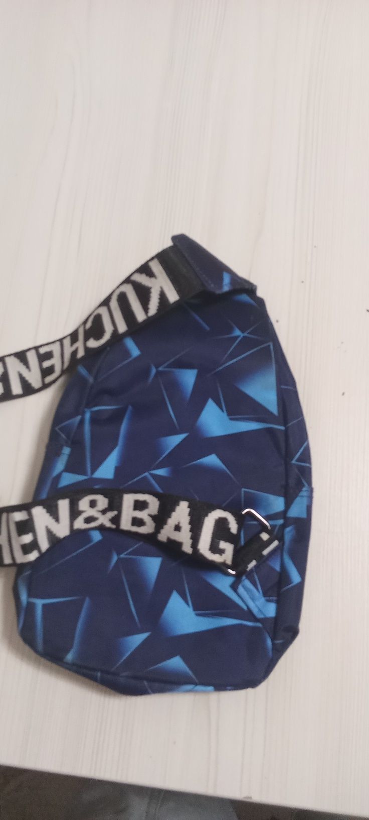 Продаю барсетку ноовая