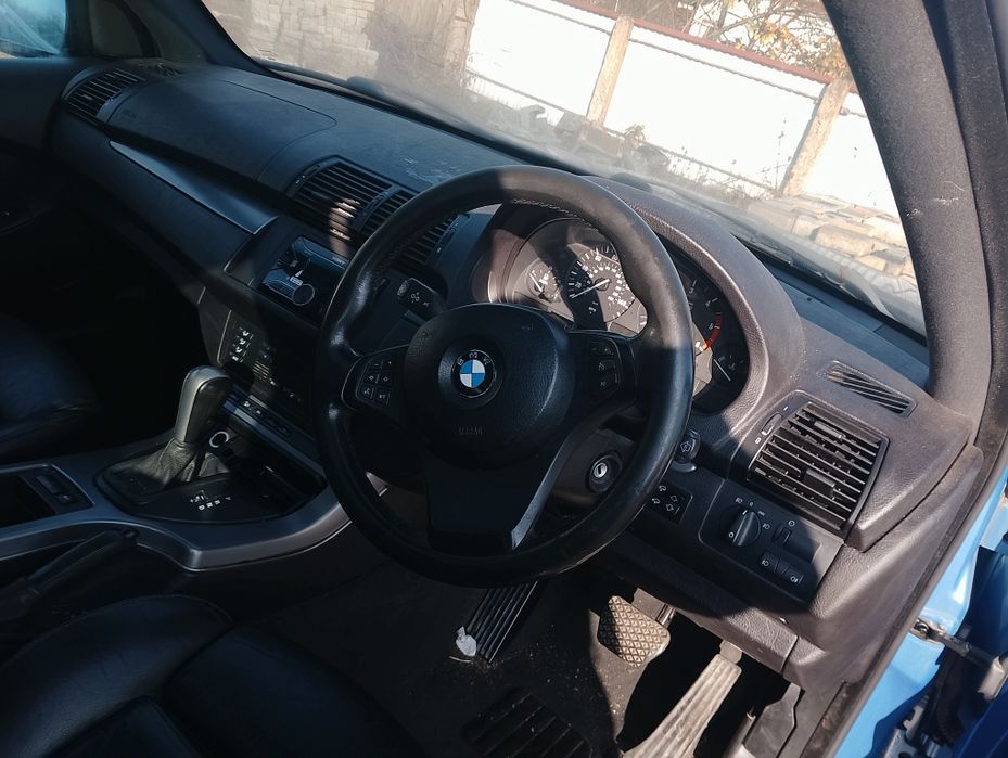 Dezmembrez BMW X5 2004