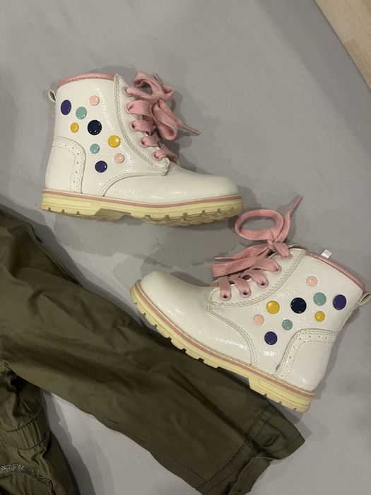 Дрехи и обувки за момиче