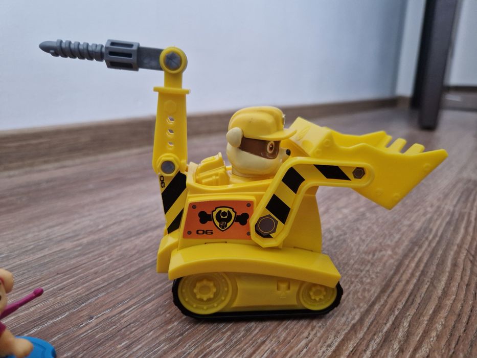 Pow patrol set cu mașinuțe si figurine