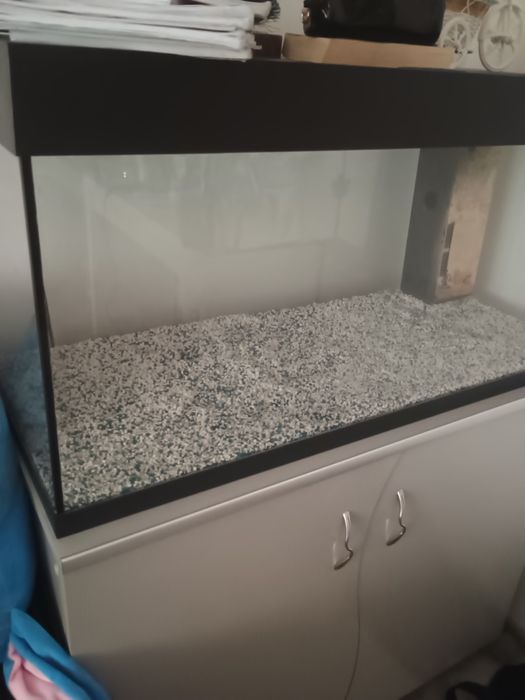 Vând acvariu Juwel 180 litri