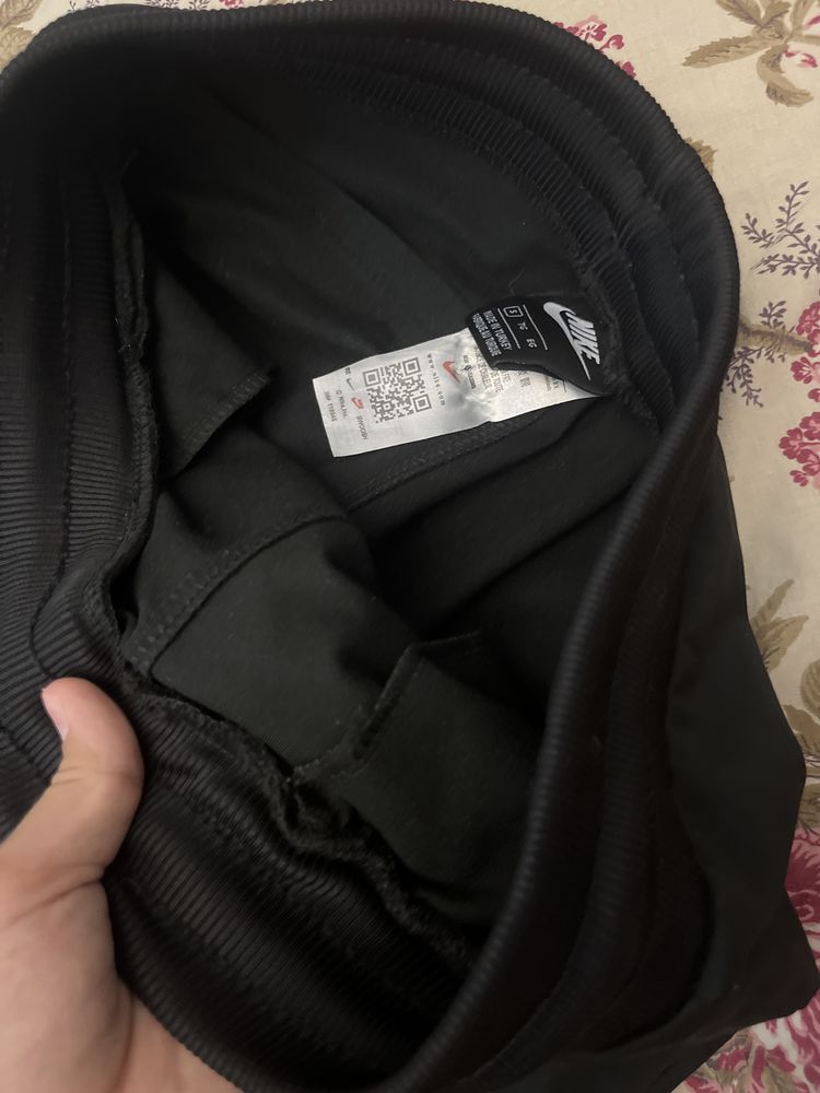 Отигинално долнище на Nike